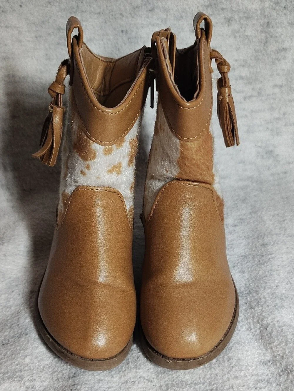 Nicole Miller New York Kids Tassel Western Booties in Tan and White